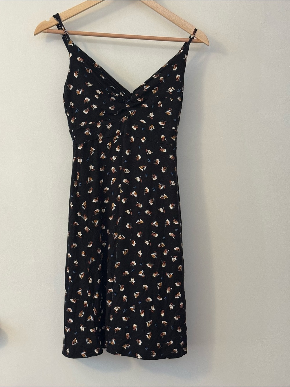 Billabong NWT Black Floral Mini Dress Medium Twist Front Spaghetti Strap